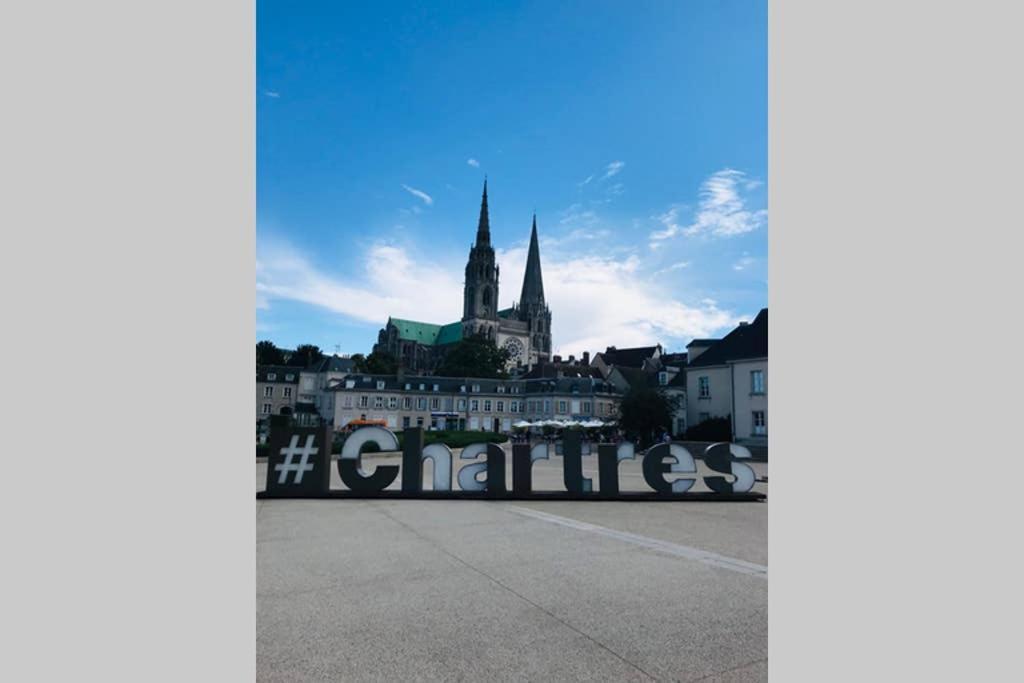 Le Nicole Lägenhet Chartres Exteriör bild